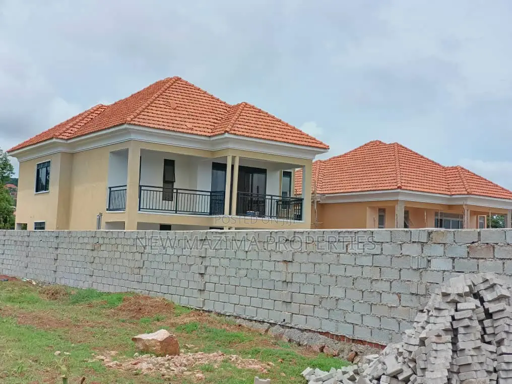 Mini Flat in Kitende Ntebe Rd, Division A for sale in Division A