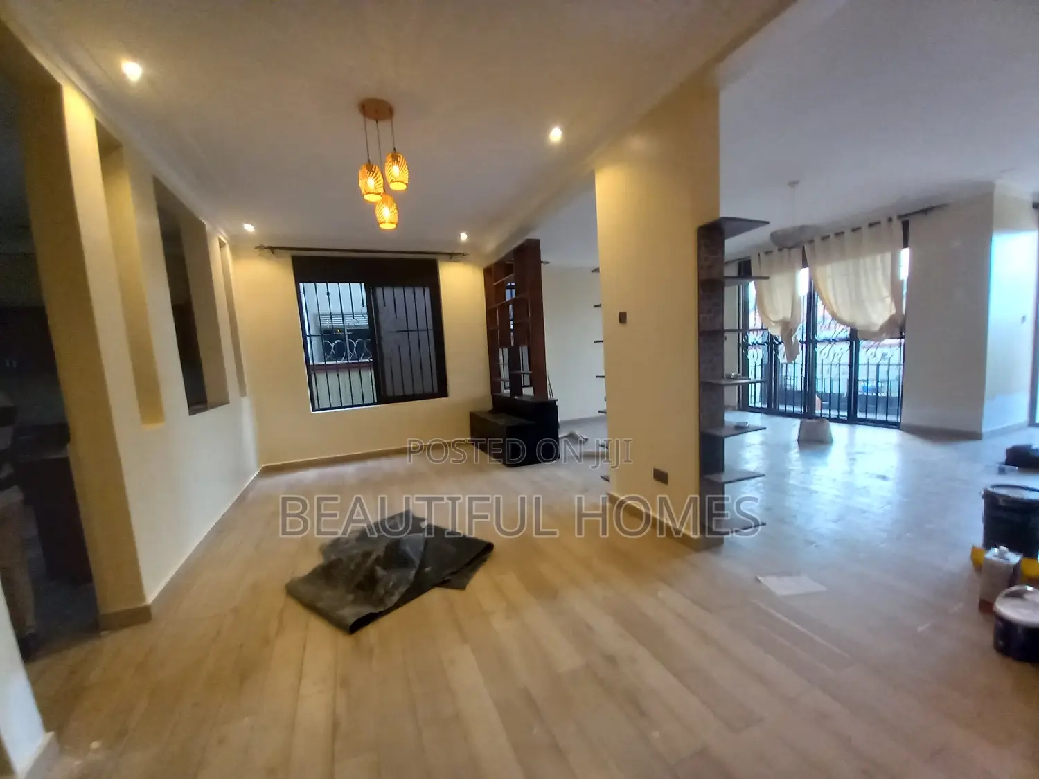 Furnished 6bdrm Duplex in Kiwatule Recreation, Nakawa for sale in Nakawa