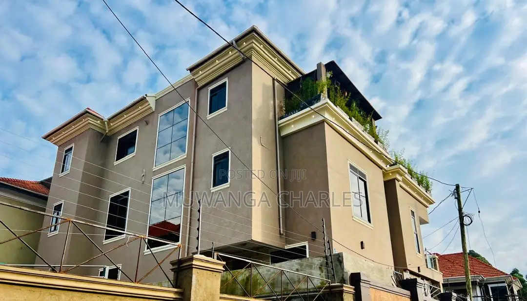 7bdrm Duplex in Fs Properties Ltd, Division A for sale in Division A