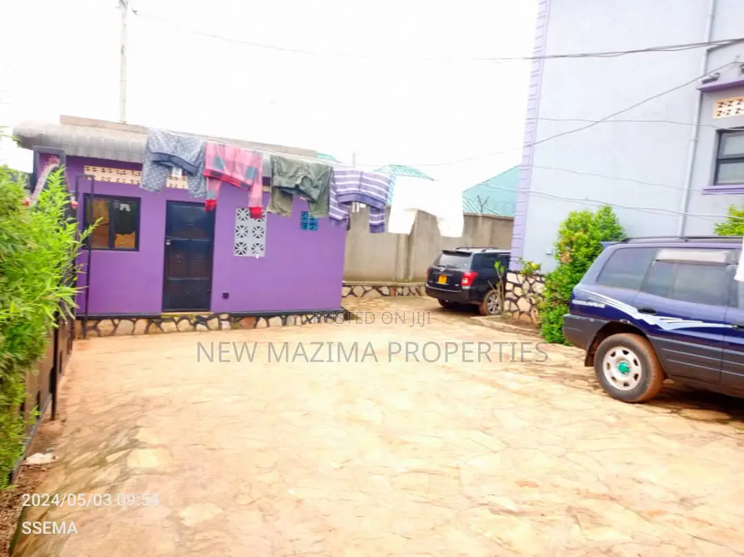 8bdrm Block of Flats in Buloba, Division A for sale in Division A