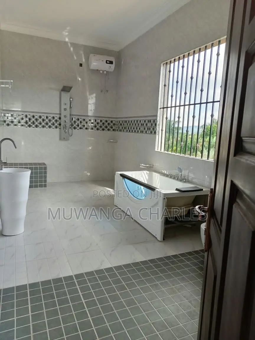 5bdrm Duplex in Fs Properties Ltd, Kira for sale in Kira