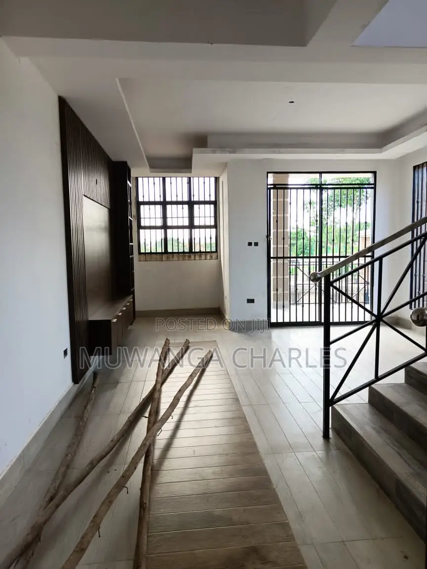 5bdrm Duplex in Fs Properties Ltd, Kira for sale in Kira
