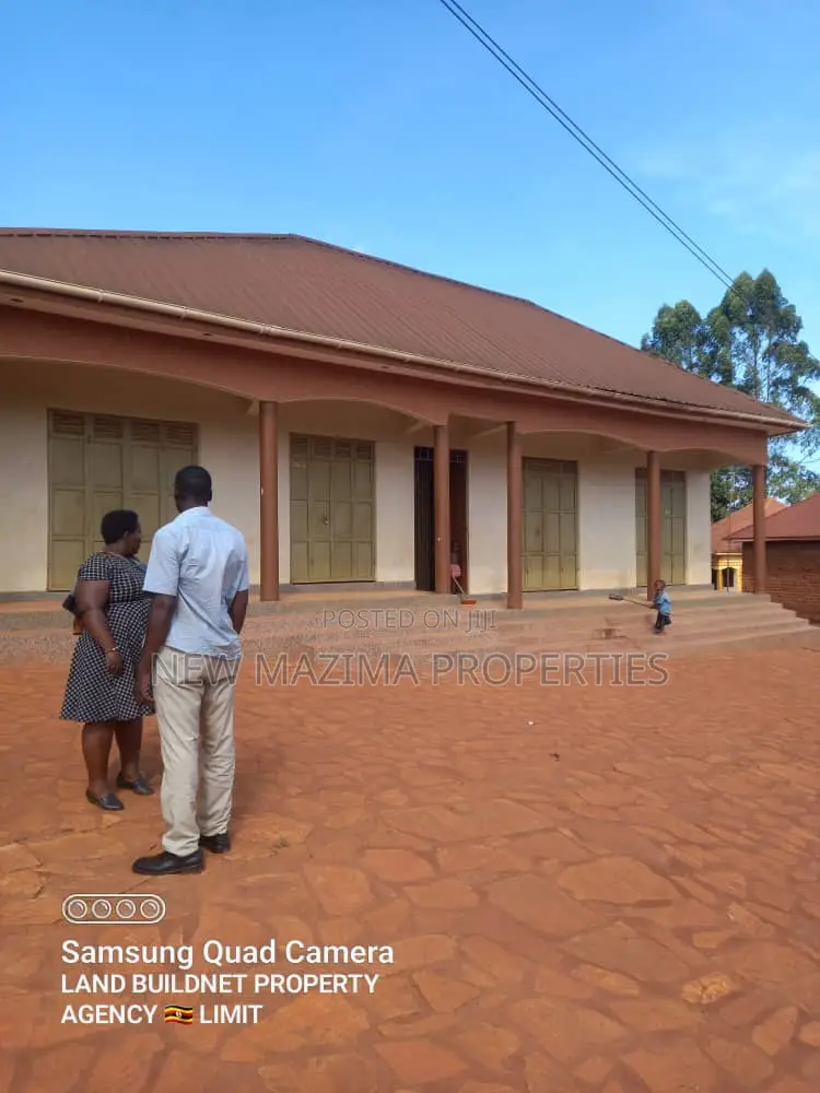 Four Commercial Busy Shops on Quicksale in Buloba in Division A