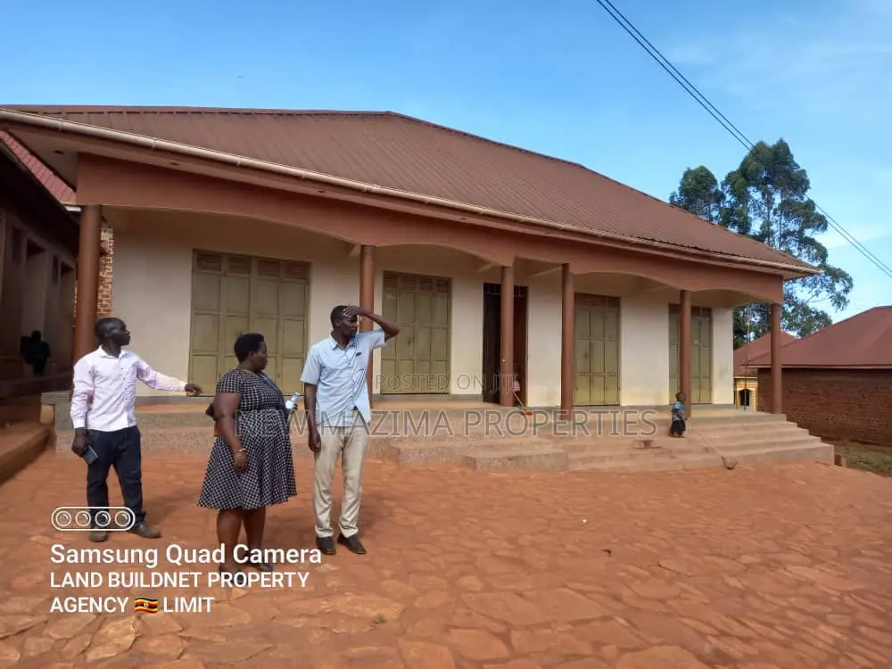 Four Commercial Busy Shops on Quicksale in Buloba in Division A