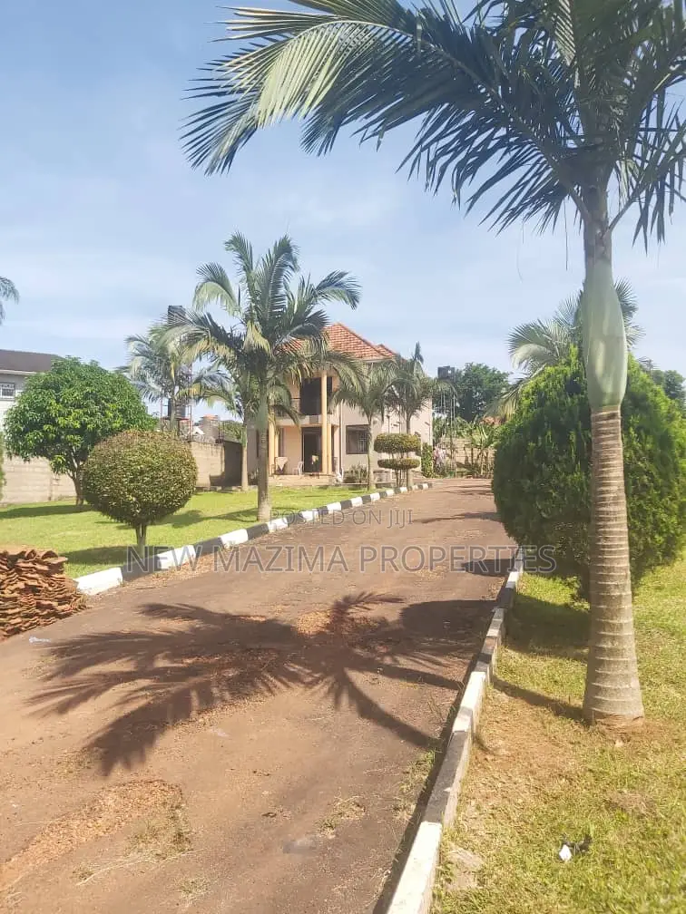 4bdrm Mansion in Ntebe Rd Kitende, Division A for sale in Division A