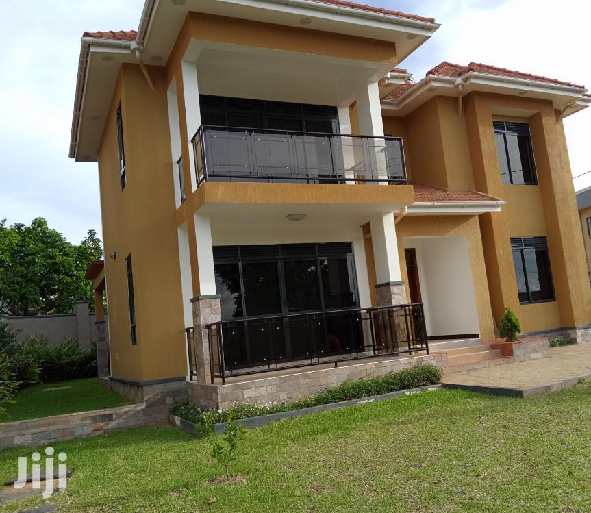House in Bunga Close to Munyonyo on Sale in Kampala