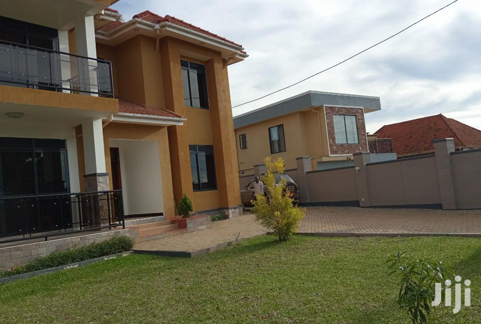 House in Bunga Close to Munyonyo on Sale in Kampala