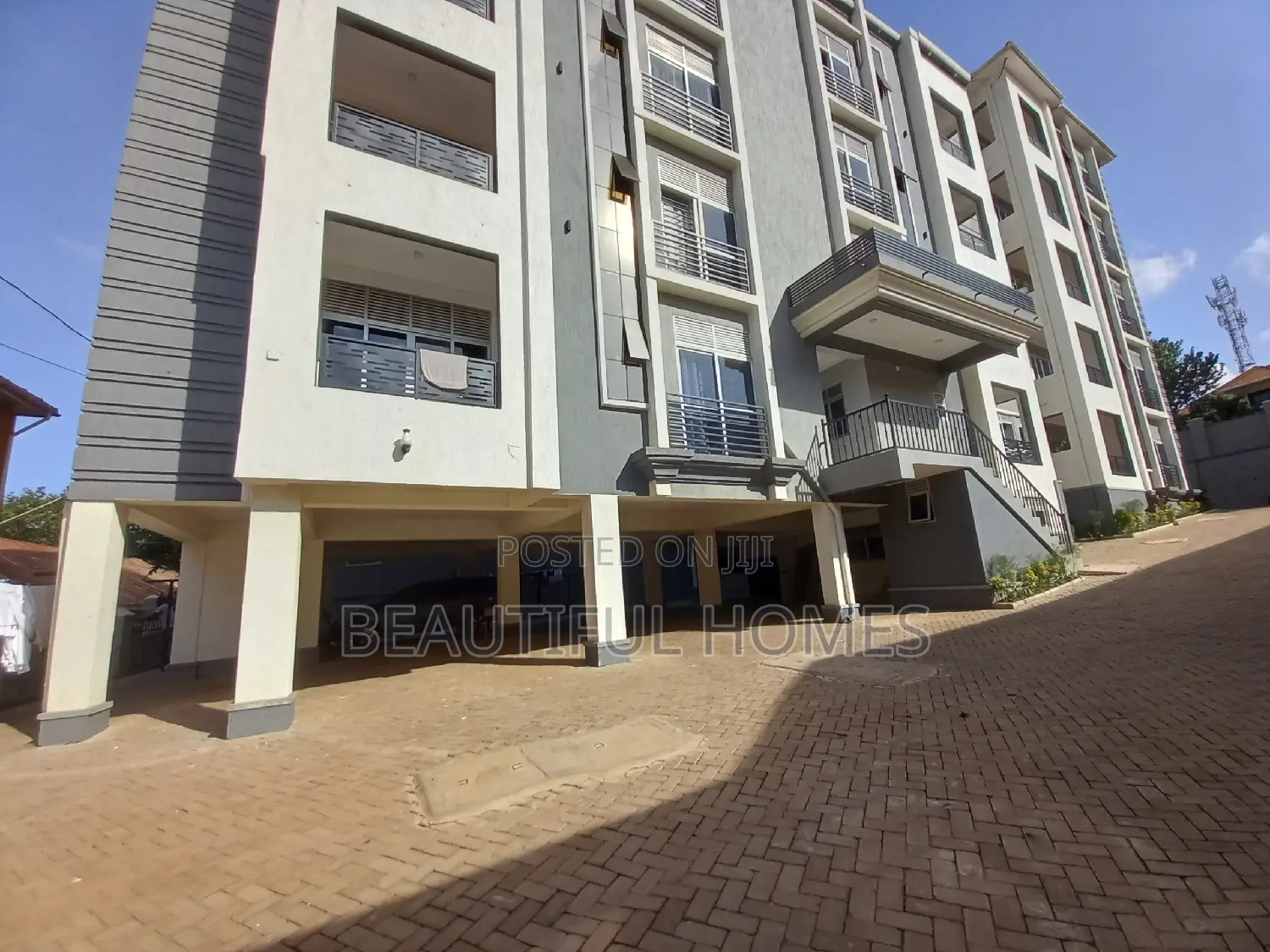 Furnished 2bdrm Block of Flats in Kisaasi, Central Division for sale in Central Division