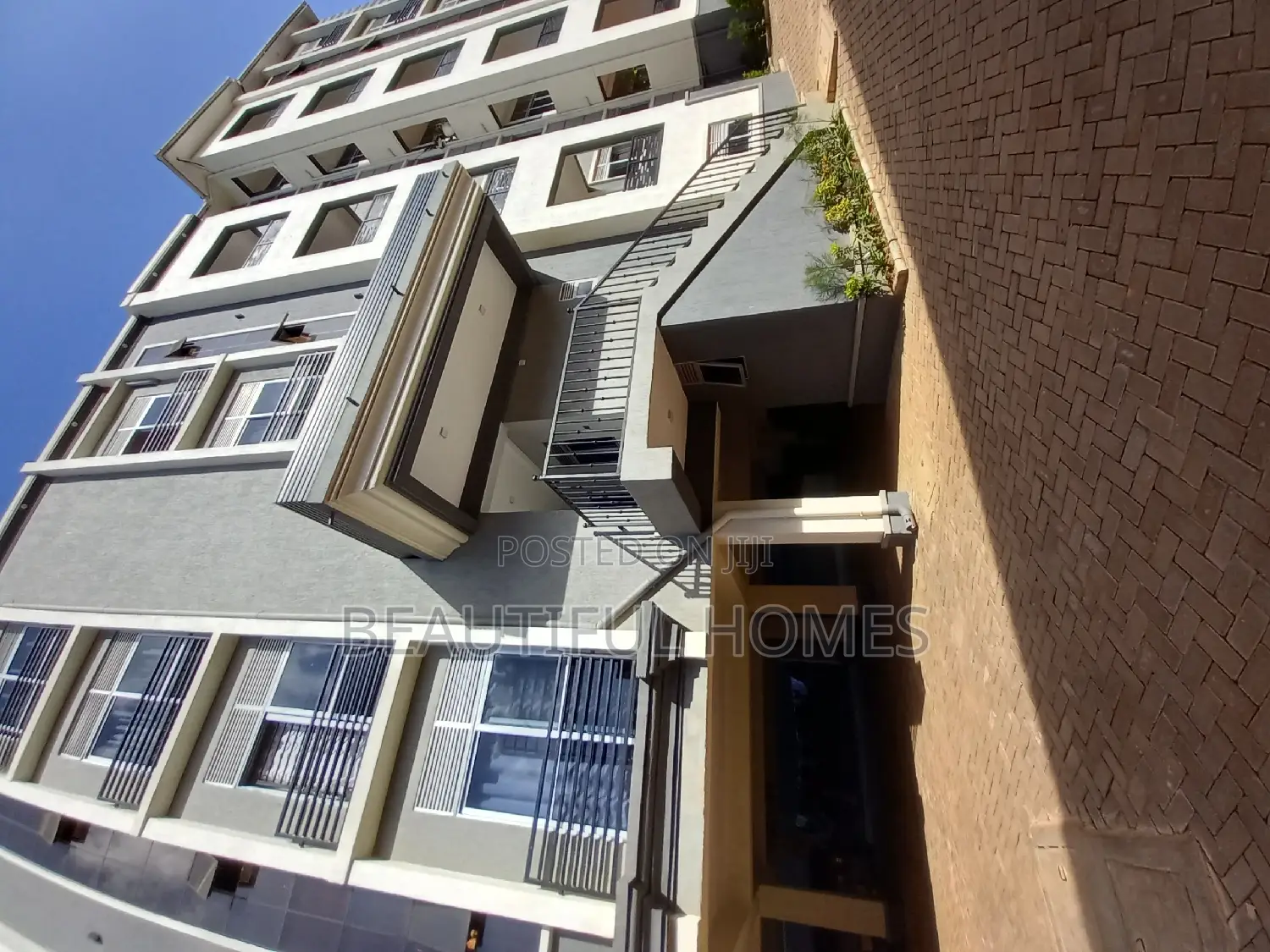 Furnished 2bdrm Block of Flats in Kisaasi, Central Division for sale in Central Division