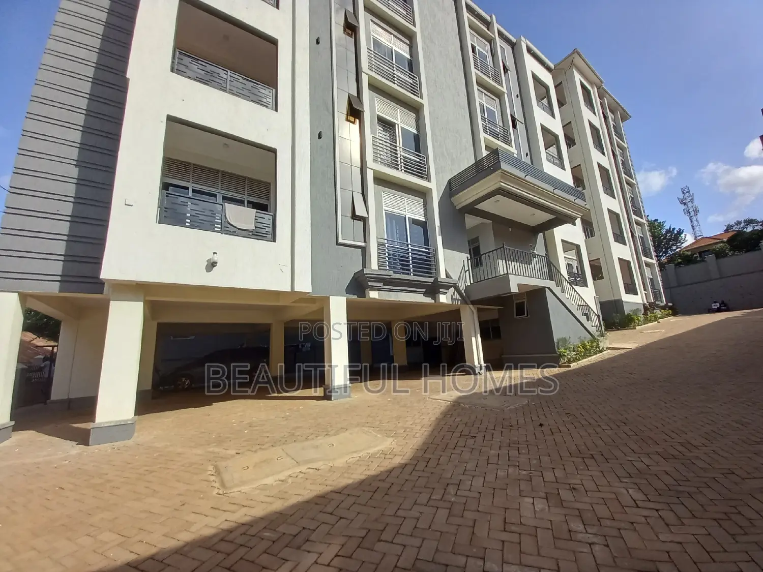 Furnished 2bdrm Block of Flats in Kisaasi, Central Division for sale in Central Division