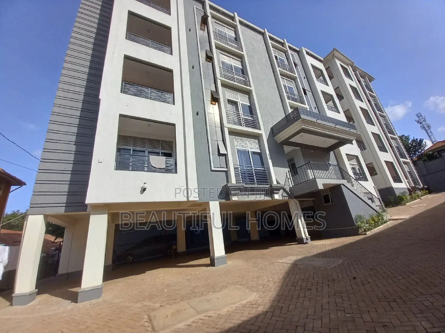 Furnished 2bdrm Apartment in Kisaasi, Nakawa for sale in Nakawa
