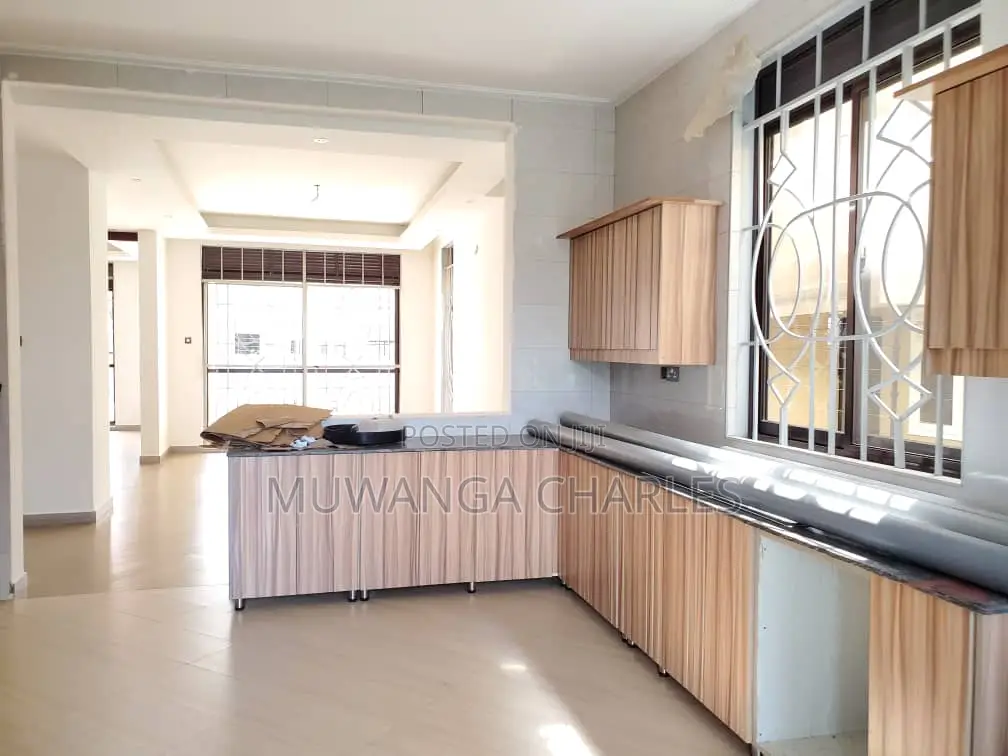 5bdrm Duplex in Fs Properties Ltd, Nakawa for sale in Nakawa