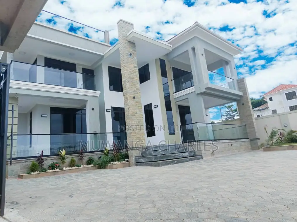 5bdrm Duplex in Fs Properties Ltd, Nakawa for sale in Nakawa