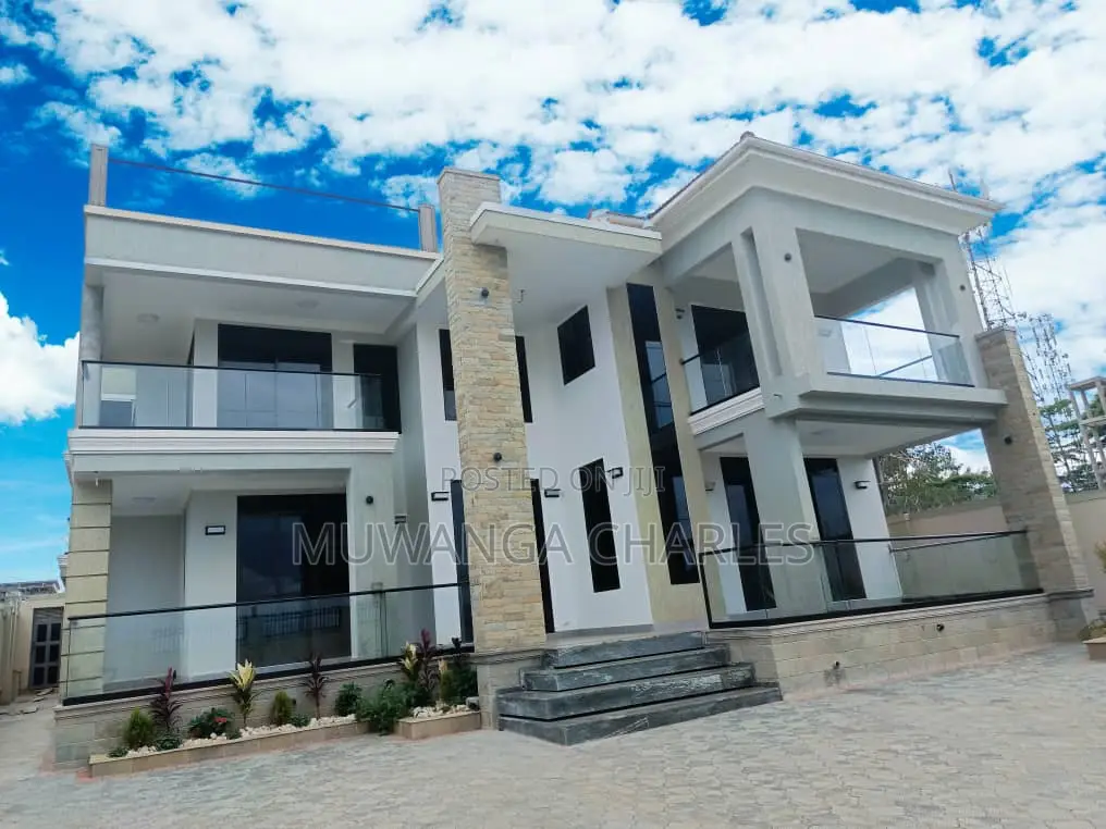 5bdrm Duplex in Fs Properties Ltd, Nakawa for sale in Nakawa