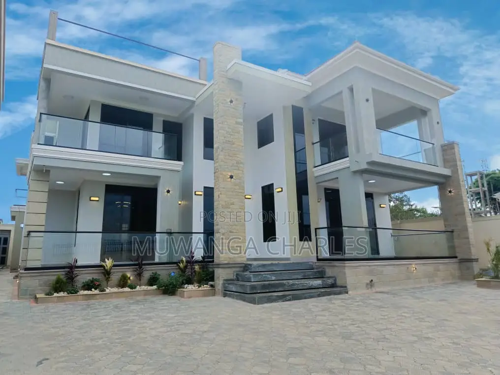 5bdrm Duplex in Fs Properties Ltd, Nakawa for sale in Nakawa