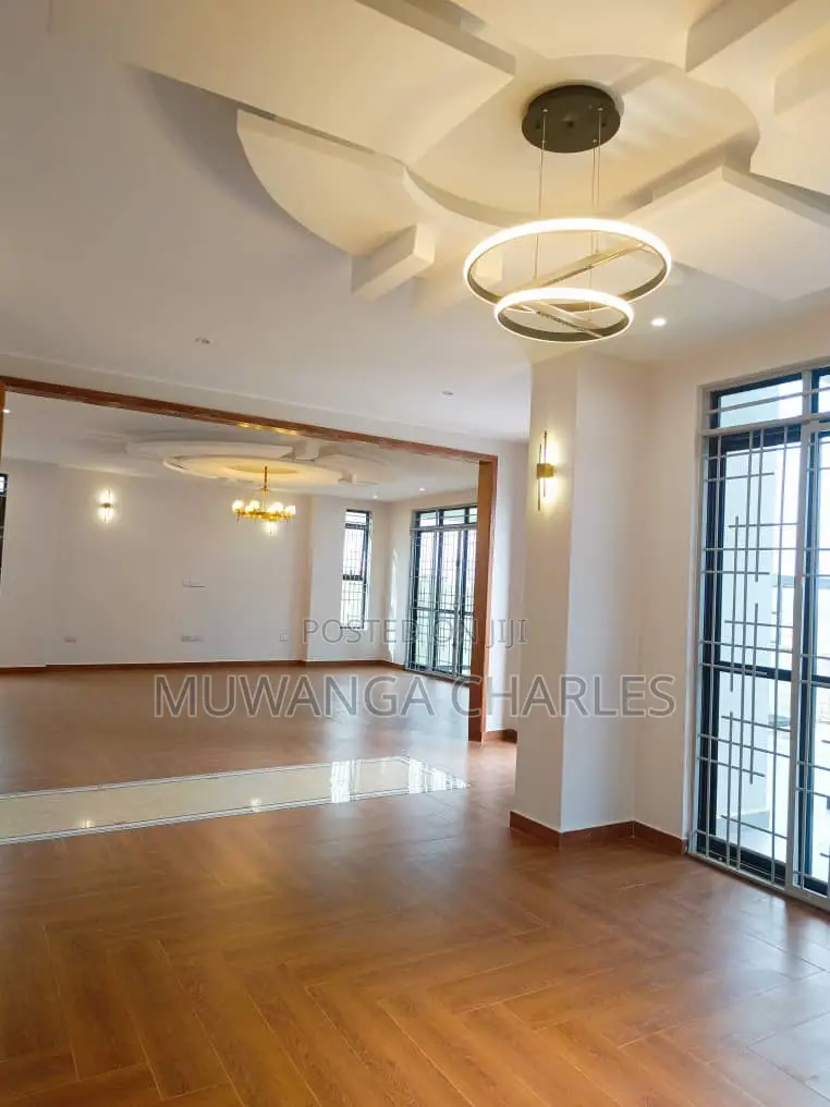 5bdrm Duplex in Fs Properties Ltd, Nakawa for sale in Nakawa