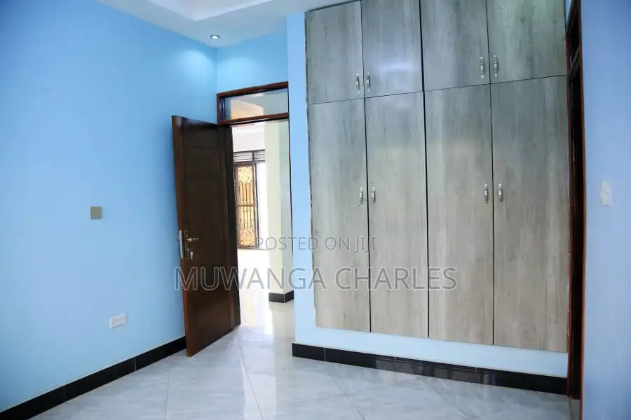 5bdrm Duplex in Fs Properties Ltd, Nakawa for sale in Nakawa