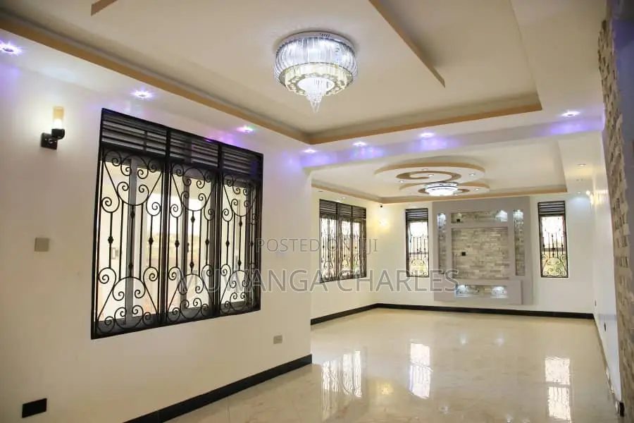 5bdrm Duplex in Fs Properties Ltd, Nakawa for sale in Nakawa