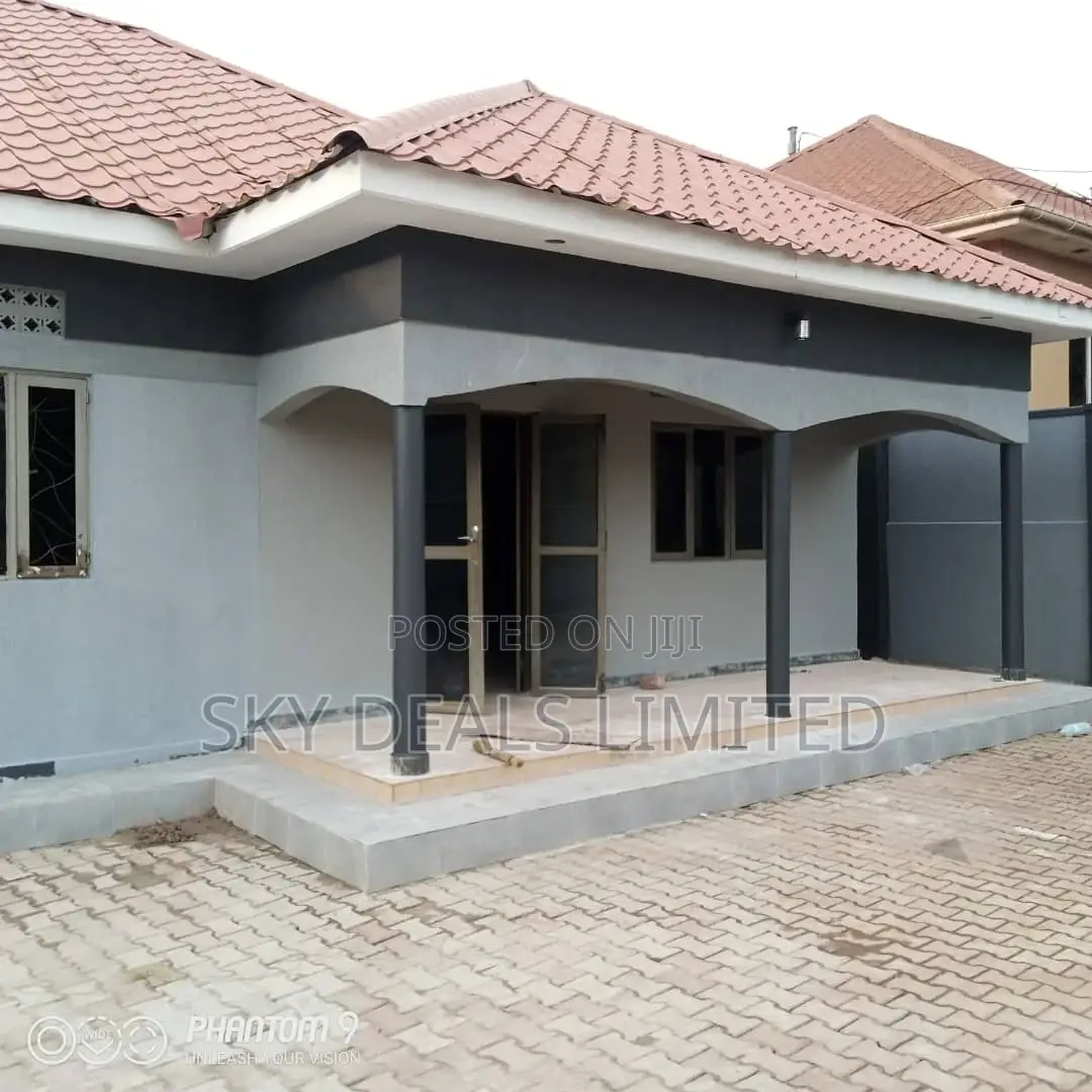 4bdrm Bungalow in Kisaasi, Nakawa for sale in Nakawa
