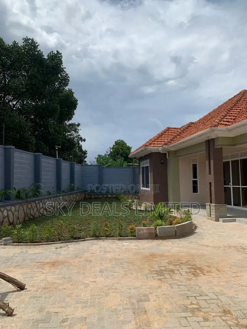 4bdrm Bungalow in Bukooto, Nakawa for sale in Nakawa
