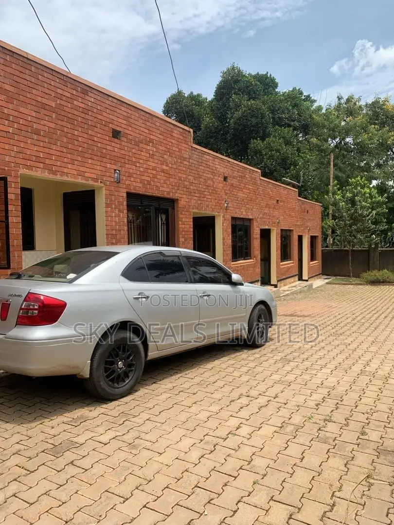 1bdrm Bungalow in Kisaasi, Nakawa for sale in Nakawa