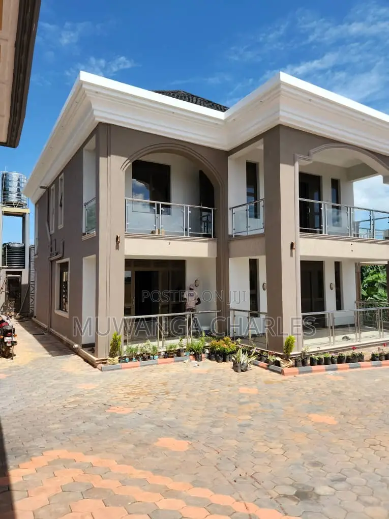 5bdrm Duplex in Fs Properties Ltd, Division A for sale in Division A
