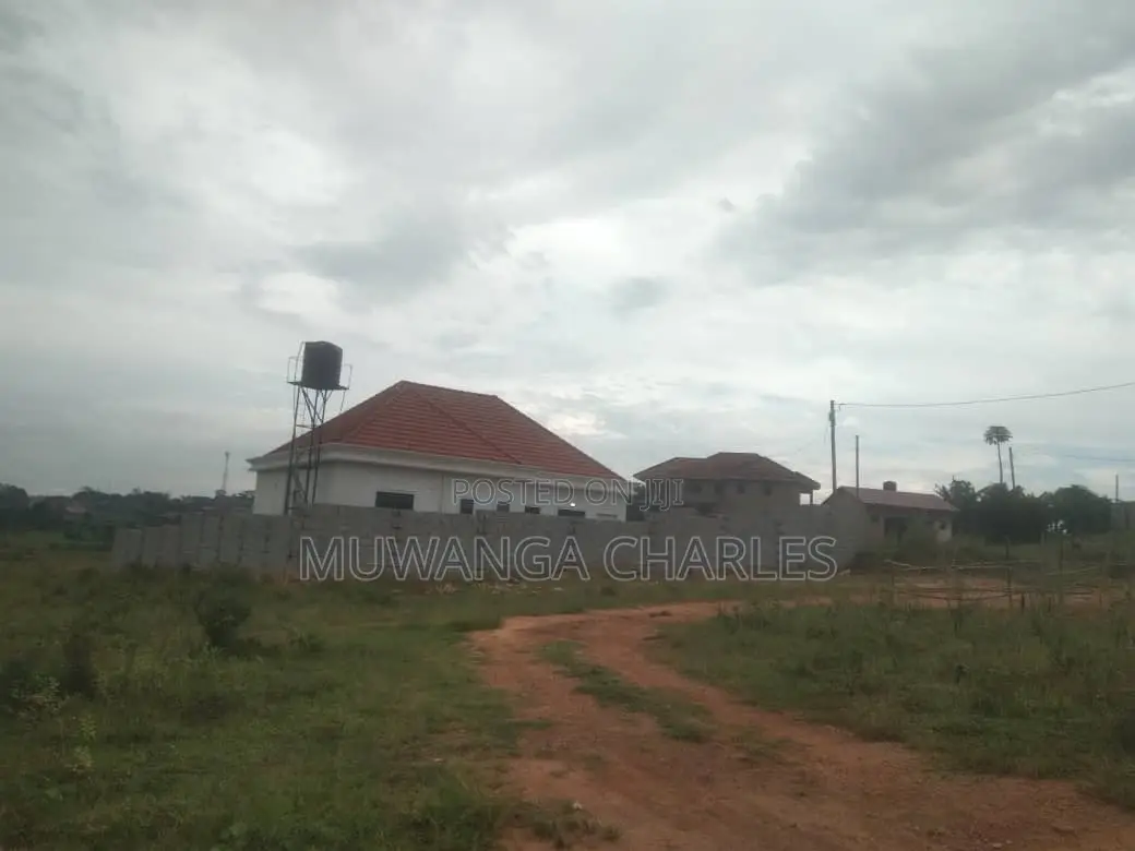 12deciamals of Land for Sale in Kungu in Kira