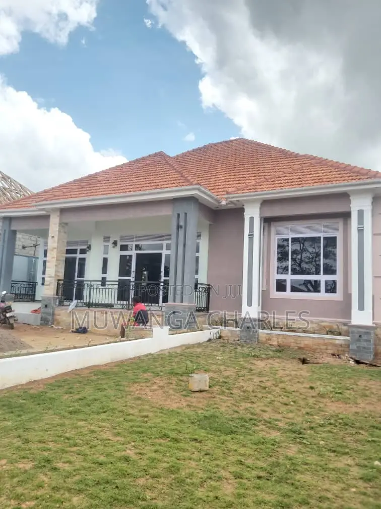 4bdrm Bungalow in Fs Properties Ltd, Kira for sale in Kira