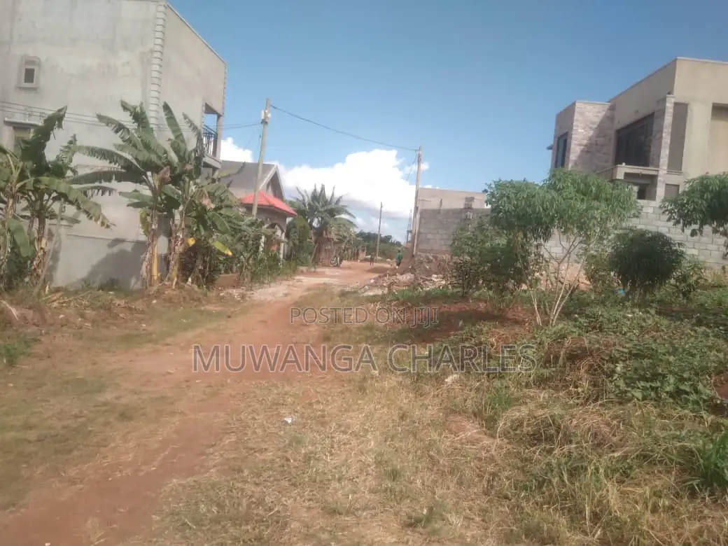 12decimals Plot of Land for Sale in Kira in Kira