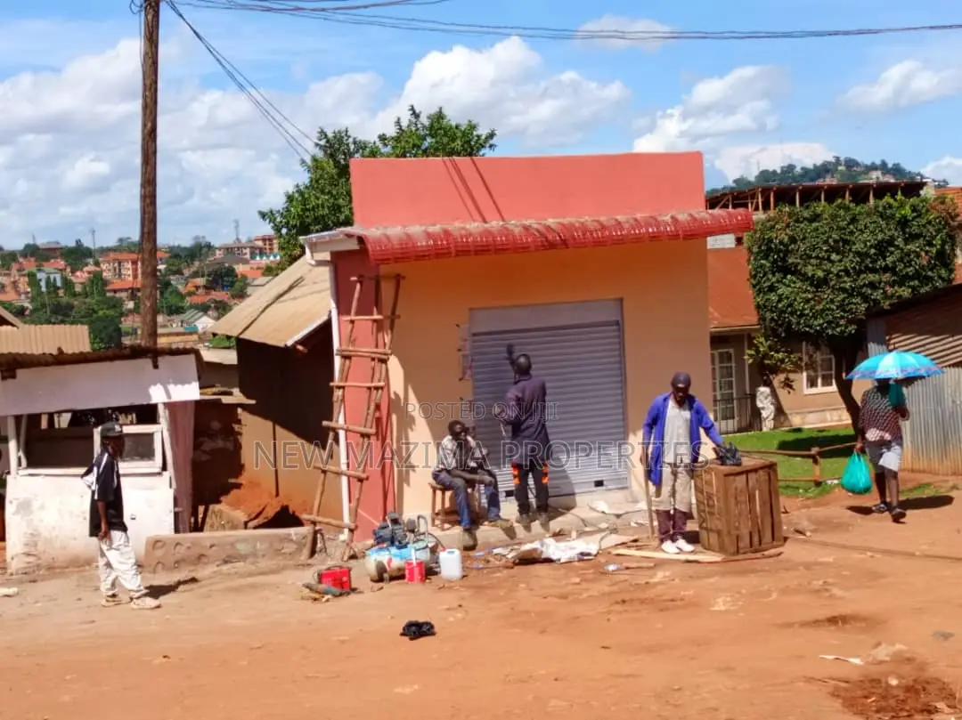 Verybusy One Commercial Single Shop Onforcedsale in Makindye in Division A
