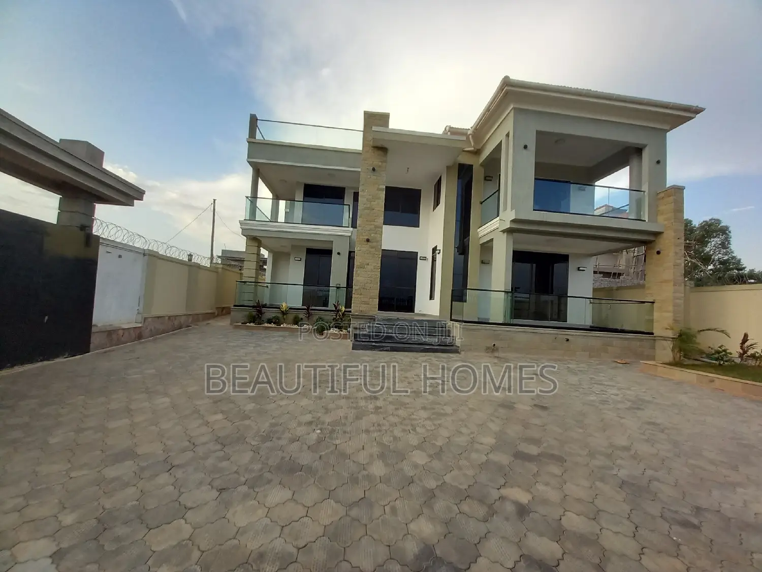 Furnished 7bdrm Duplex in Kyanja, Nakawa for sale in Nakawa