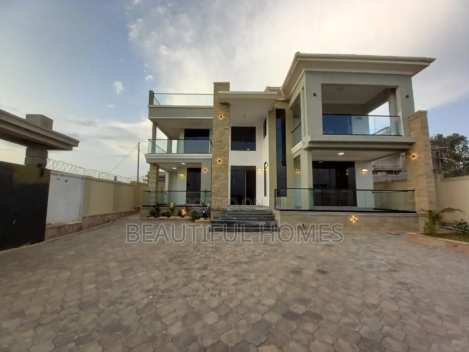 Furnished 7bdrm Mansion in Kyanja Corporate, Nakawa for sale in Nakawa