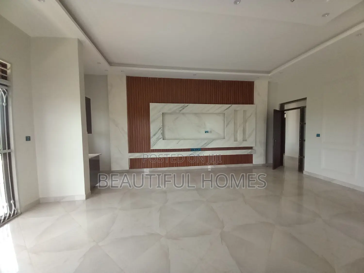 Furnished 6bdrm Duplex in Kira Ministers for sale in Kira