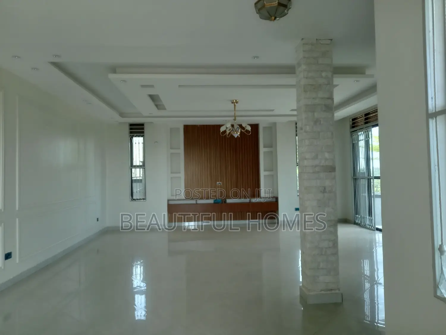 Furnished 6bdrm Mansion in Kira Corporate for sale in Kira