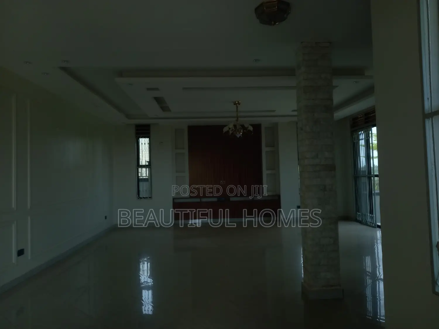 Furnished 6bdrm Mansion in Kira Corporate for sale in Kira