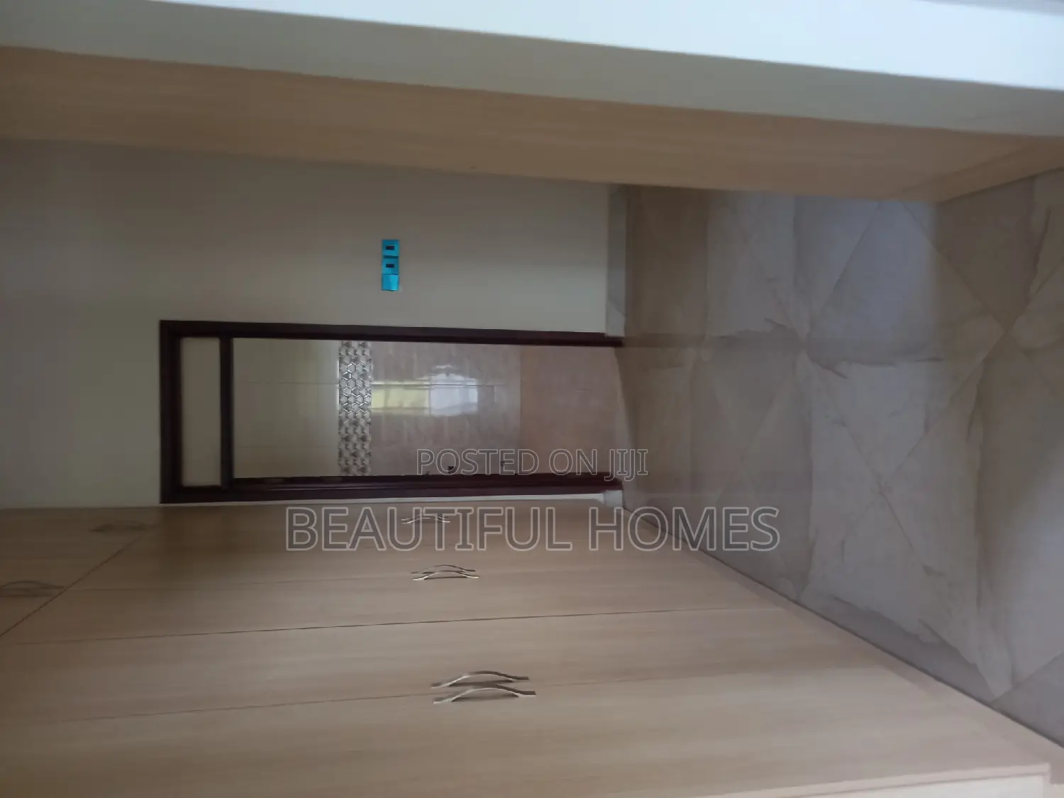 Furnished 6bdrm Duplex in Kira Ministers for sale in Kira