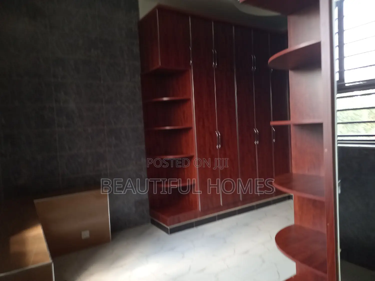 Furnished 6bdrm Duplex in Kira Ministers for sale in Kira