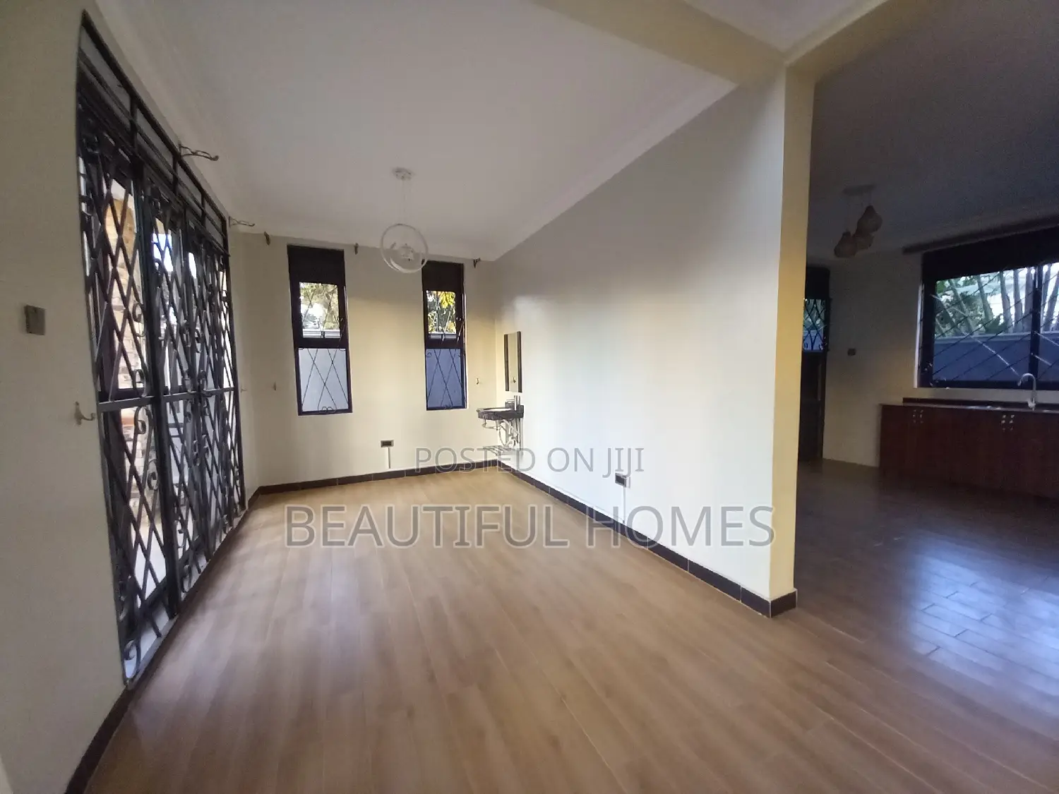 Furnished 5bdrm Duplex in Kira for sale in Kira