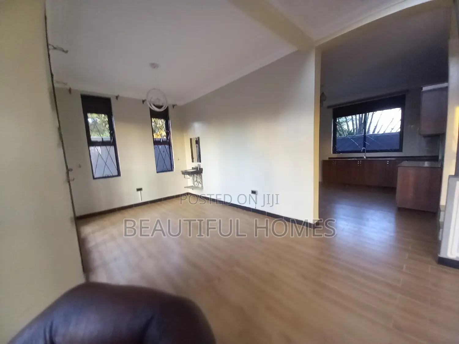 Furnished 5bdrm Duplex in Kira for sale in Kira