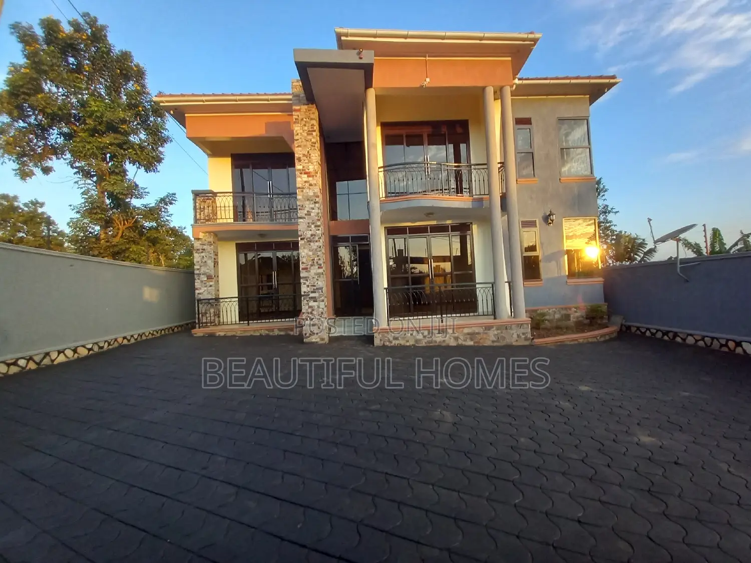 Furnished 5bdrm Mansion in Kira for sale in Kira