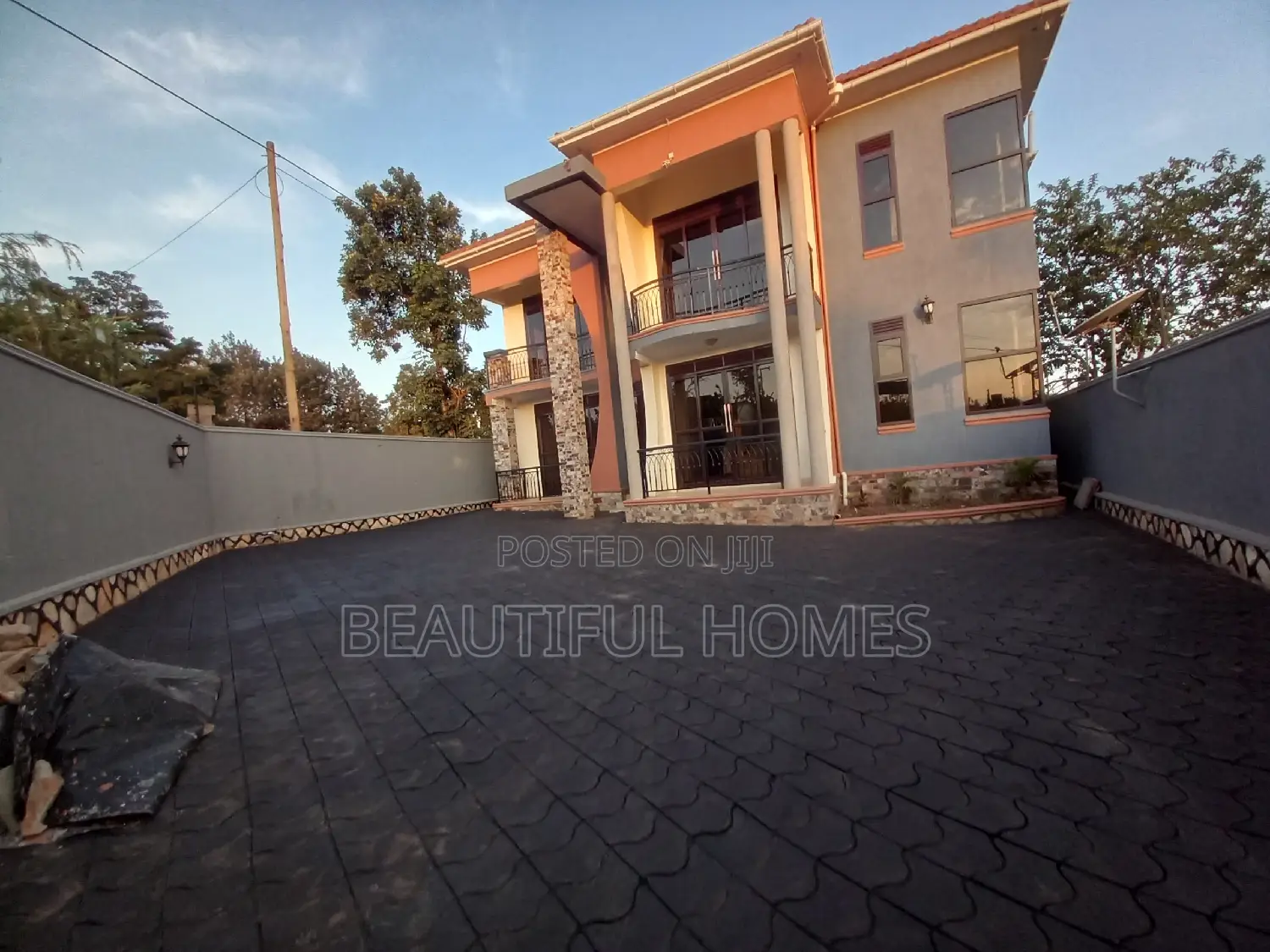 Furnished 5bdrm Mansion in Kira for sale in Kira