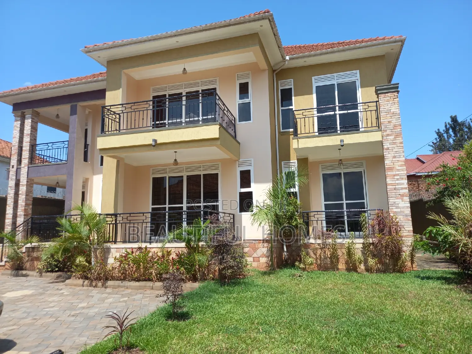 Furnished 7bdrm Duplex in Kira Mamerito for sale in Kira