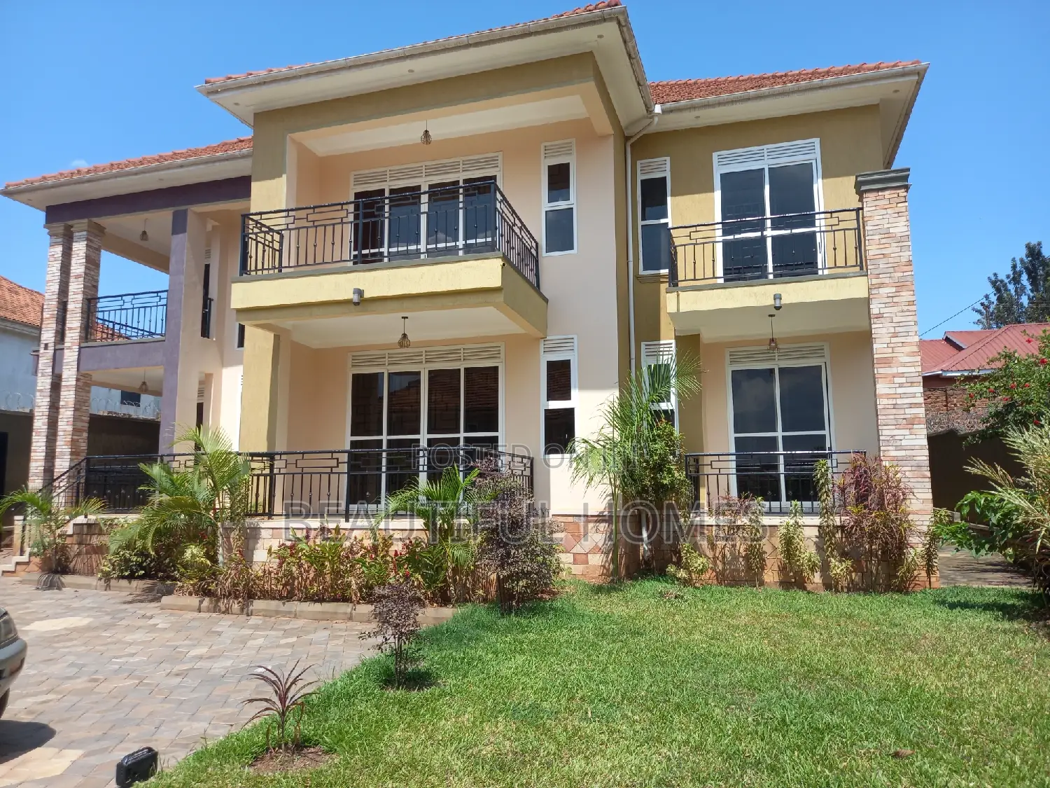Furnished 7bdrm Duplex in Kira Mamerito for sale in Kira