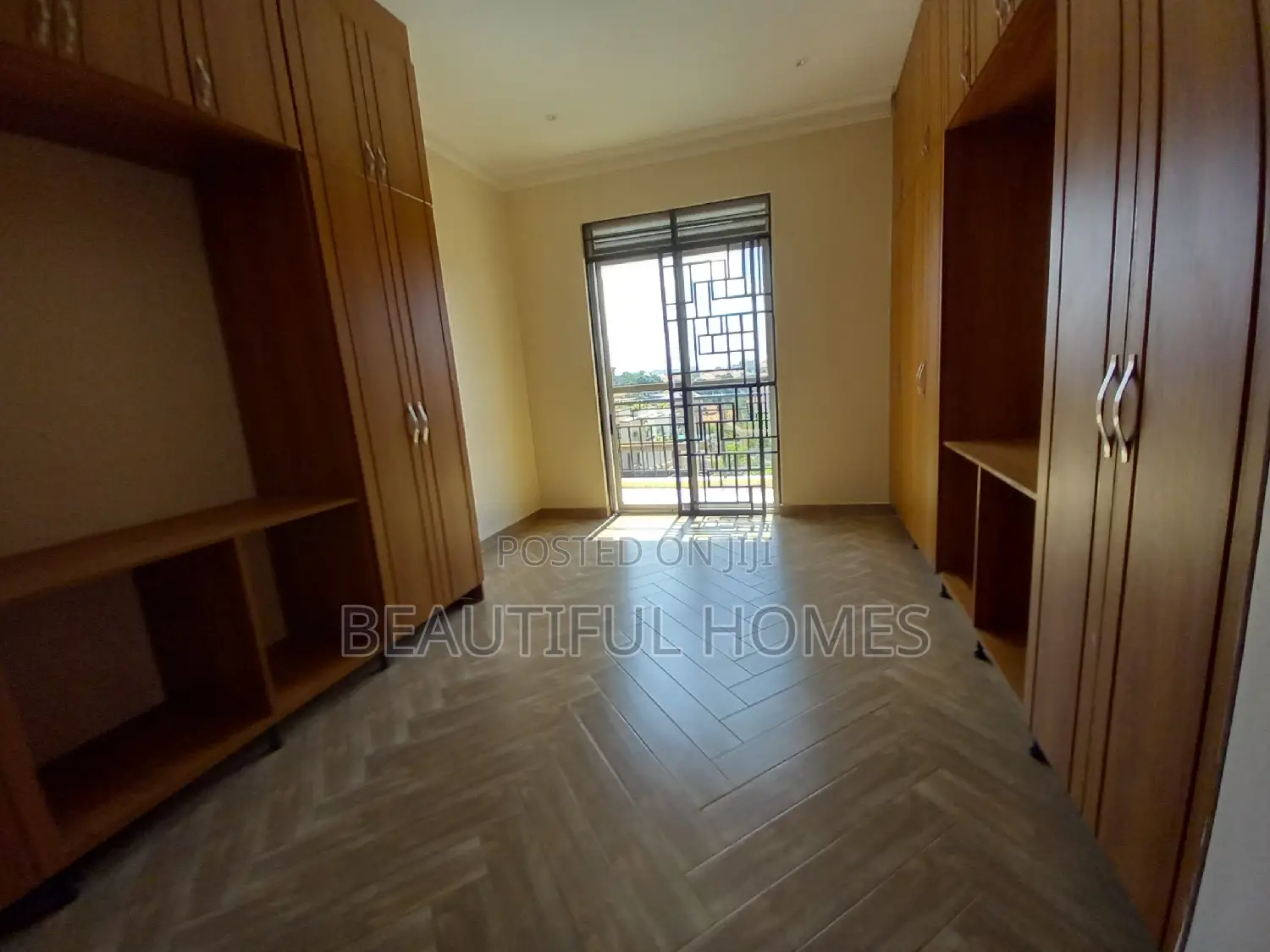 Furnished 7bdrm Duplex in Kira Mamerito for sale in Kira