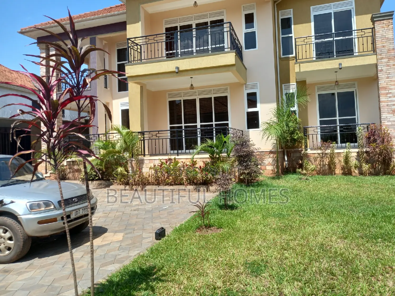 Furnished 7bdrm Duplex in Kira for sale in Kira