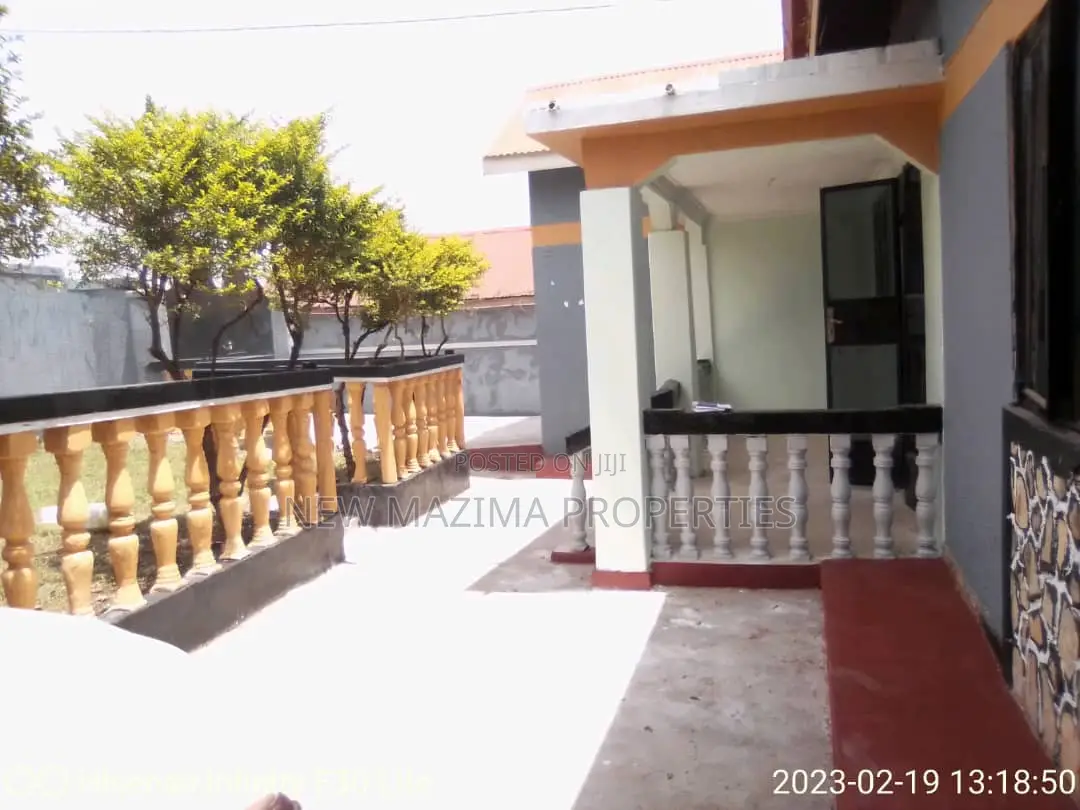 3bdrm Bungalow in Kawempe Town, Division A for sale in Division A