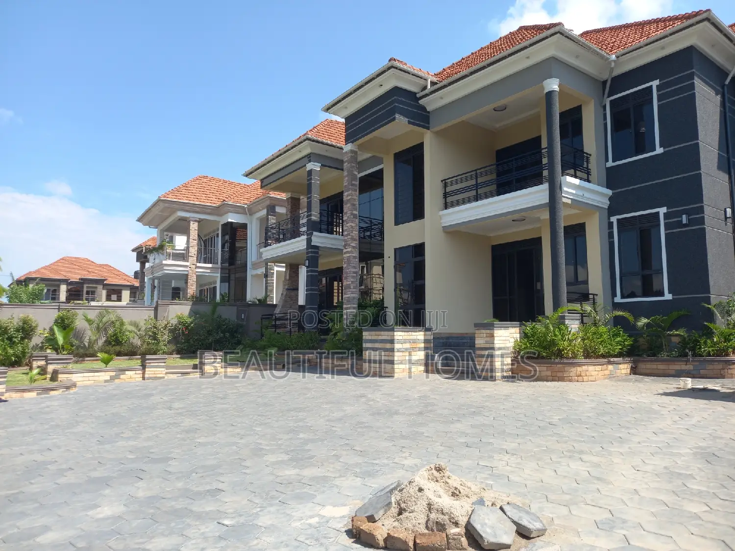 Furnished 7bdrm Duplex in Kisaasi, Nakawa for sale in Nakawa