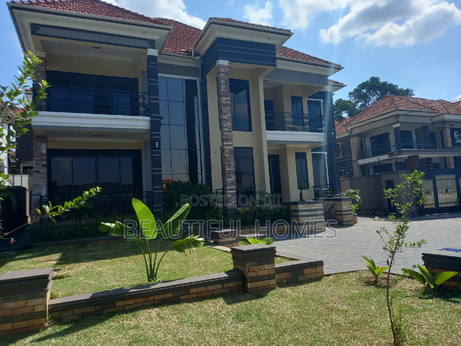 Furnished 7bdrm Duplex in Kisaasi, Nakawa for sale in Nakawa