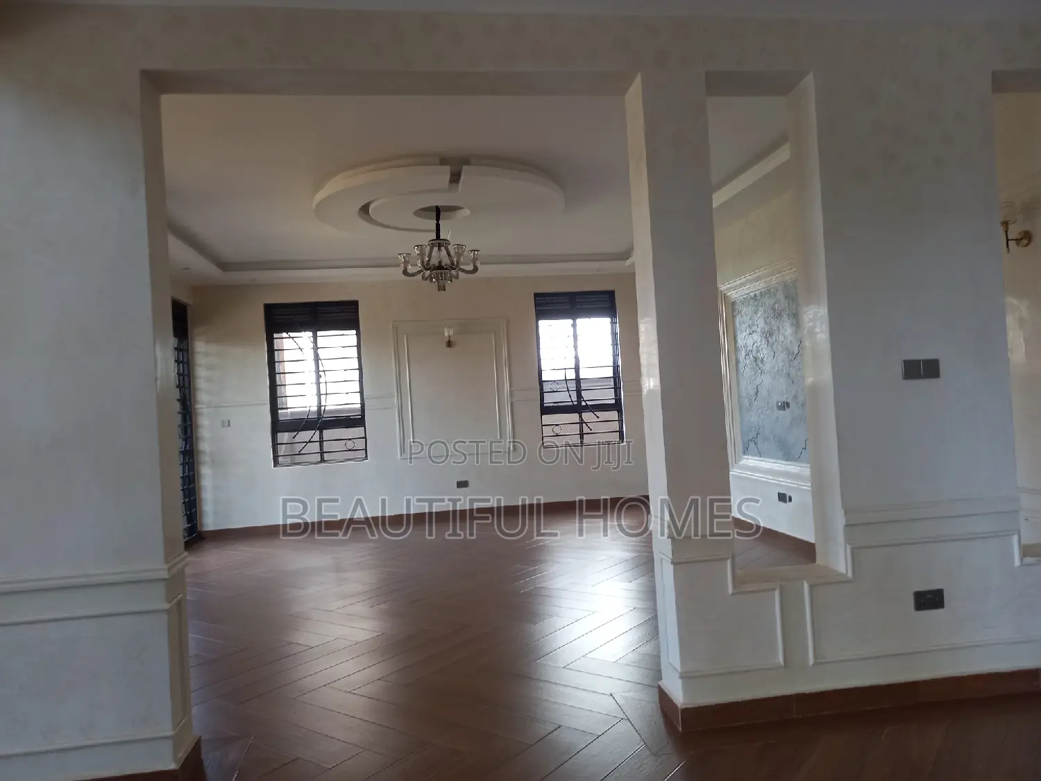 Furnished 7bdrm Duplex in Kisaasi Corporate, Nakawa for sale in Nakawa