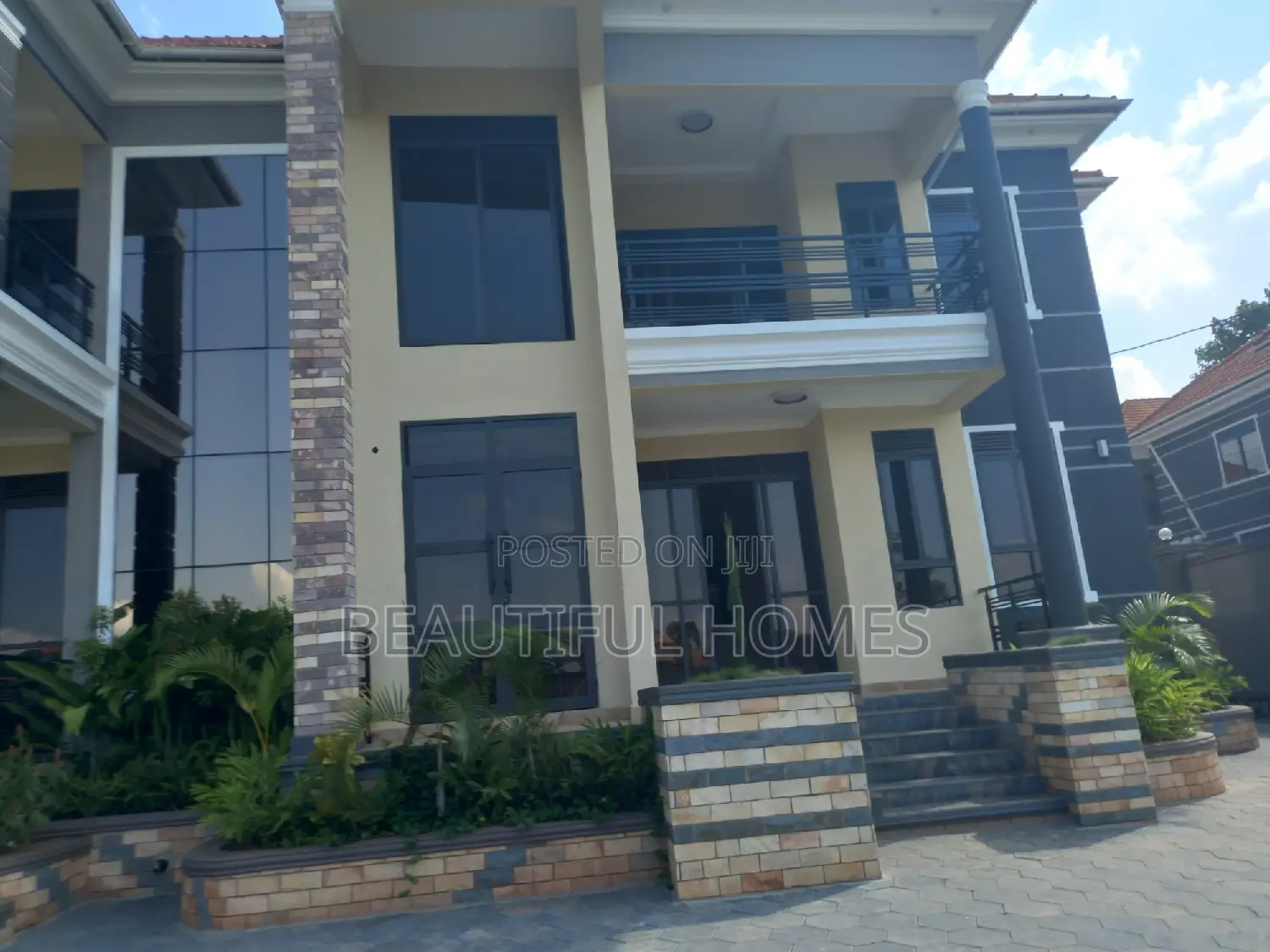 Furnished 7bdrm Duplex in Kisaasi, Nakawa for sale in Nakawa